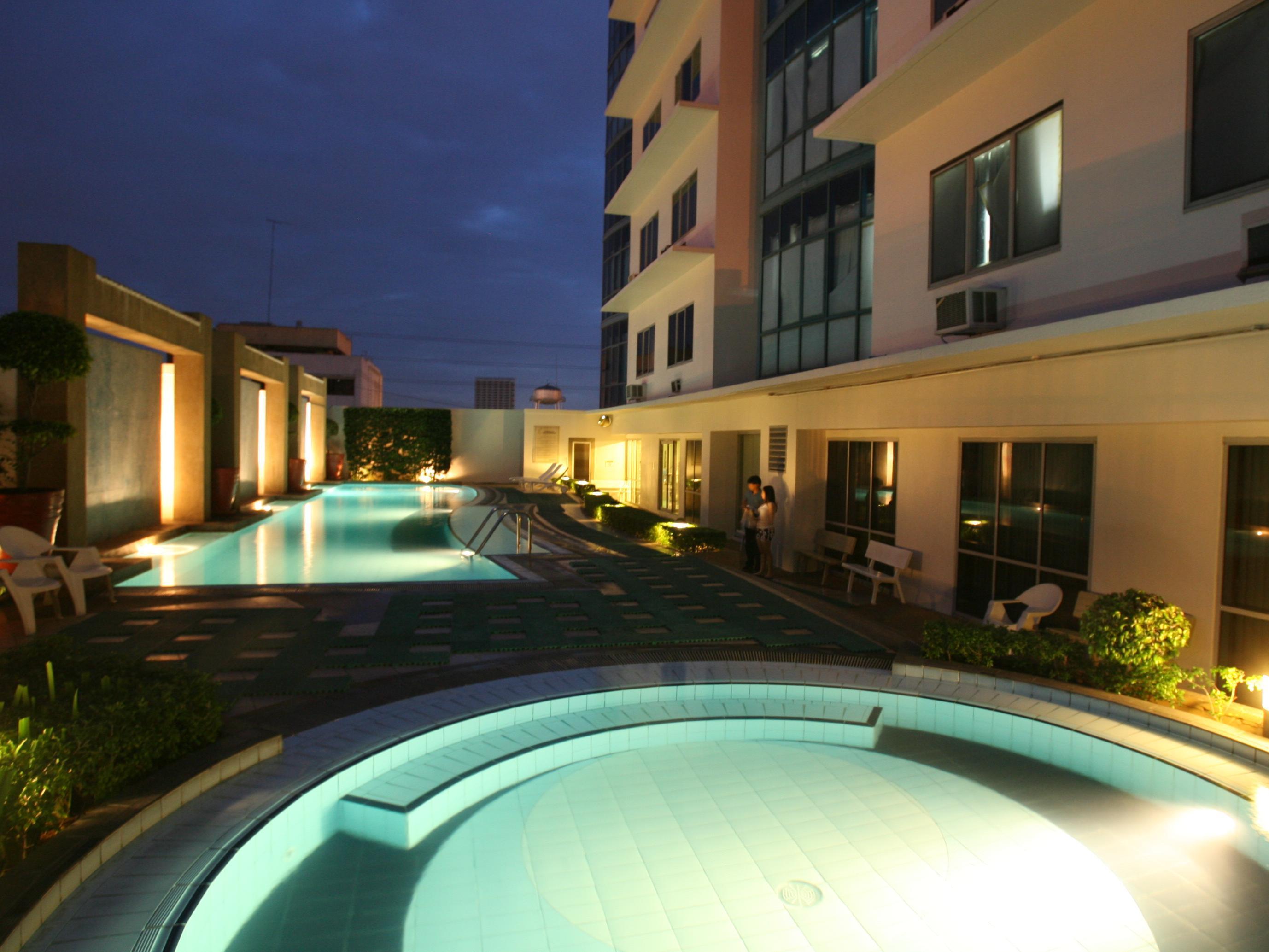 מלון Pasig City Astoria Plaza מראה חיצוני תמונה
